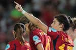 Una manita de compromiso y un festín de campeonas