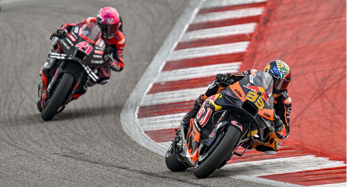 Brad Binder en el box.