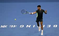 Alcaraz debuta con victoria en Pekín y empieza a sumar puntos con Djokovic como objetivo