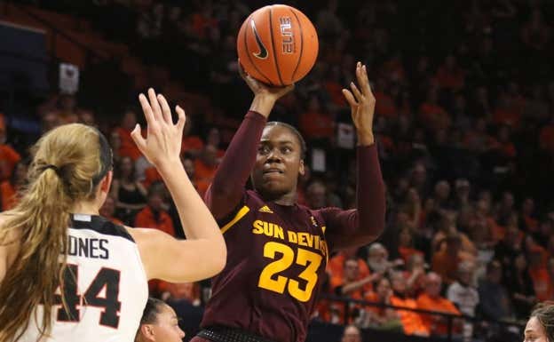 Iris Mbulito en su etapa en la NCAA. Universidad de Arizona