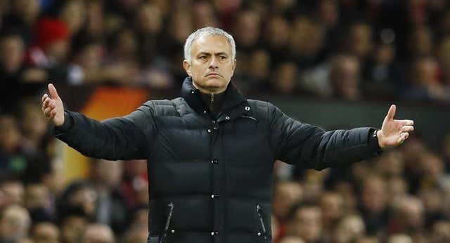 Mourinho saca pecho ante su peor momento en la Roma: “En verano recibí la oferta de trabajo más loca de la historia; ahora, soy un problema…”