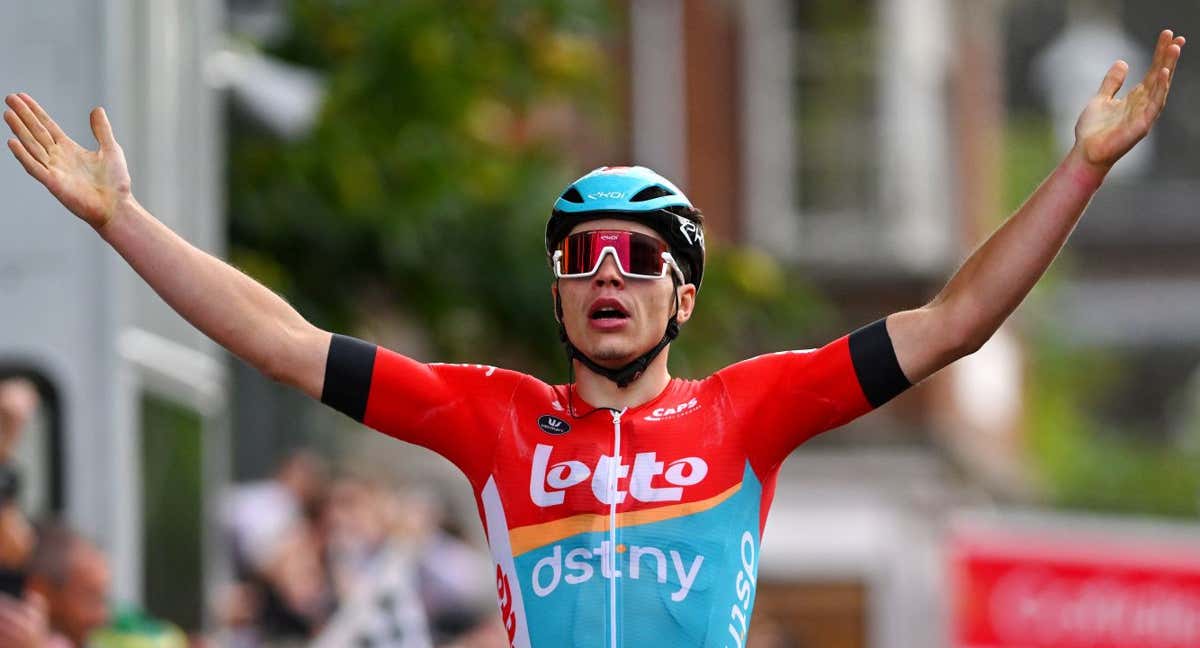 Arnaud De Lie celebra la victoria del pasado jueves en el Circuito Franco-Belga./GETTY