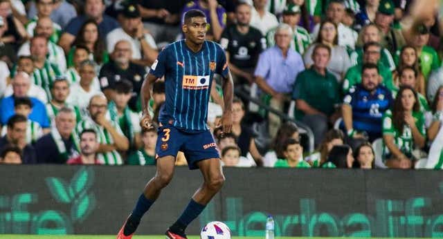 Paulista y Cristhian Mosquera tienen cláusula de renovación automática