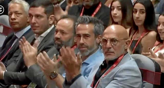 Rubiales orquestó la escena de los aplausos: «Llegó de arriba la orden de enfocar mucho al público»