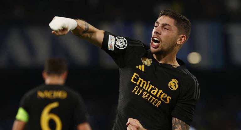 Fede Valverde celebra su gol contra el Nápoles.