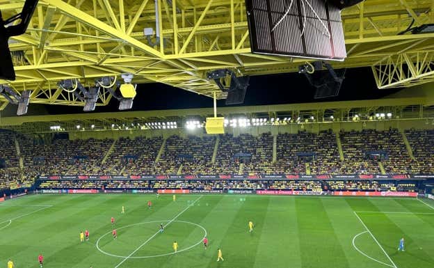 El estadio de la Cerámica en el Villarreal - Rennes.  Relevo.