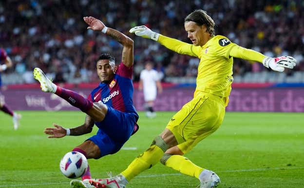 Nyland, durante el FC Barcelona - Sevilla.  EFE/ Enric Fontcuberta