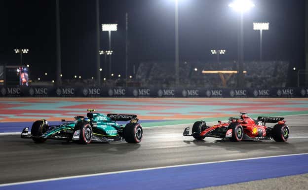 Fernando Alonso, por delante de Charles Leclerc, en la clasificación del GP de Catar 2023.  Reuters