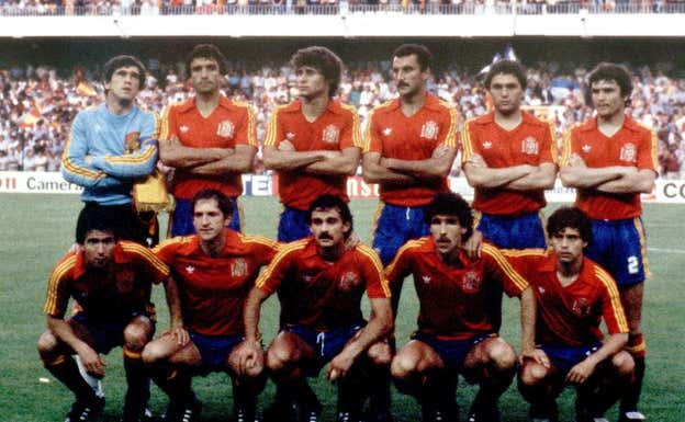 De izq. a dcha. (arriba): Arconada, Alexanco, Tendillo, Joaquín, Gordillo, Camacho; (abajo): Juanito, Perico Alonso, Satrústegui, Zamora, López Ufarte.