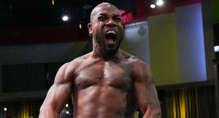 Bobby Green festeja su victoria sobre Dawson en el UFC Vegas 80.