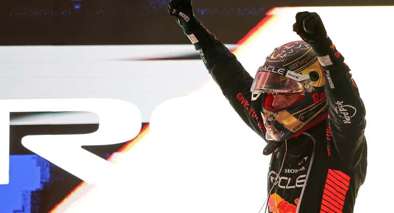 Max Verstappen celebra la victoria en el GP de Catar 2023 de F1.