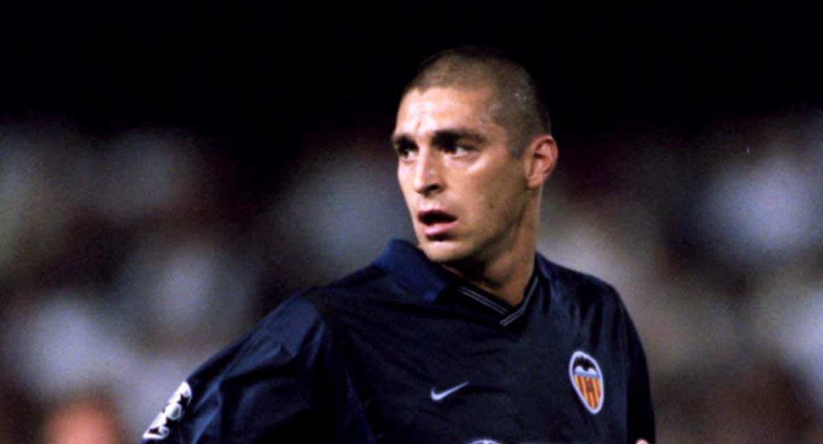 Diego Alonso, en su época como delantero del Valencia. /Getty