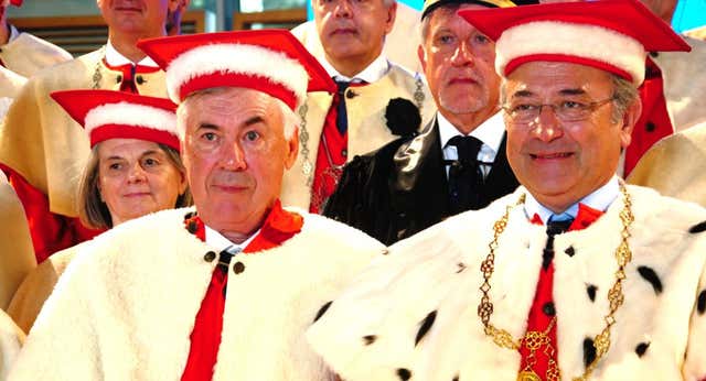 Ancelotti, entre lágrimas al ser investido doctor honoris causa: «Nací en una familia de campesinos»