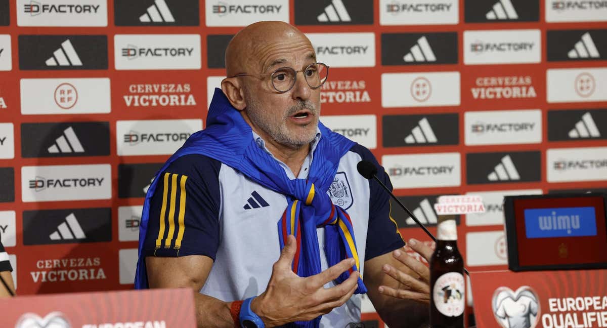 El seleccionador Luis de la Fuente en la conferencia de prensa.