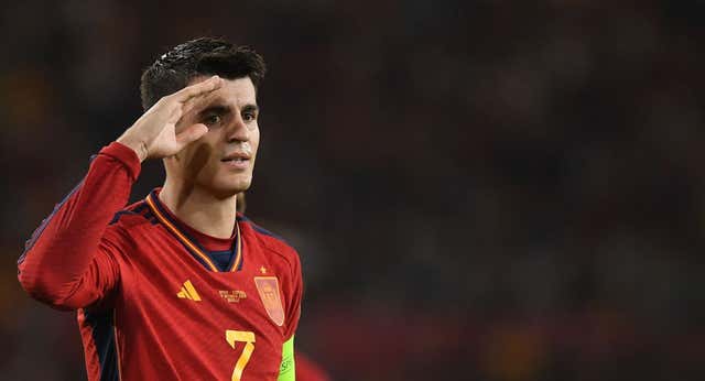 Álvaro Morata porta la bandera de esta Selección