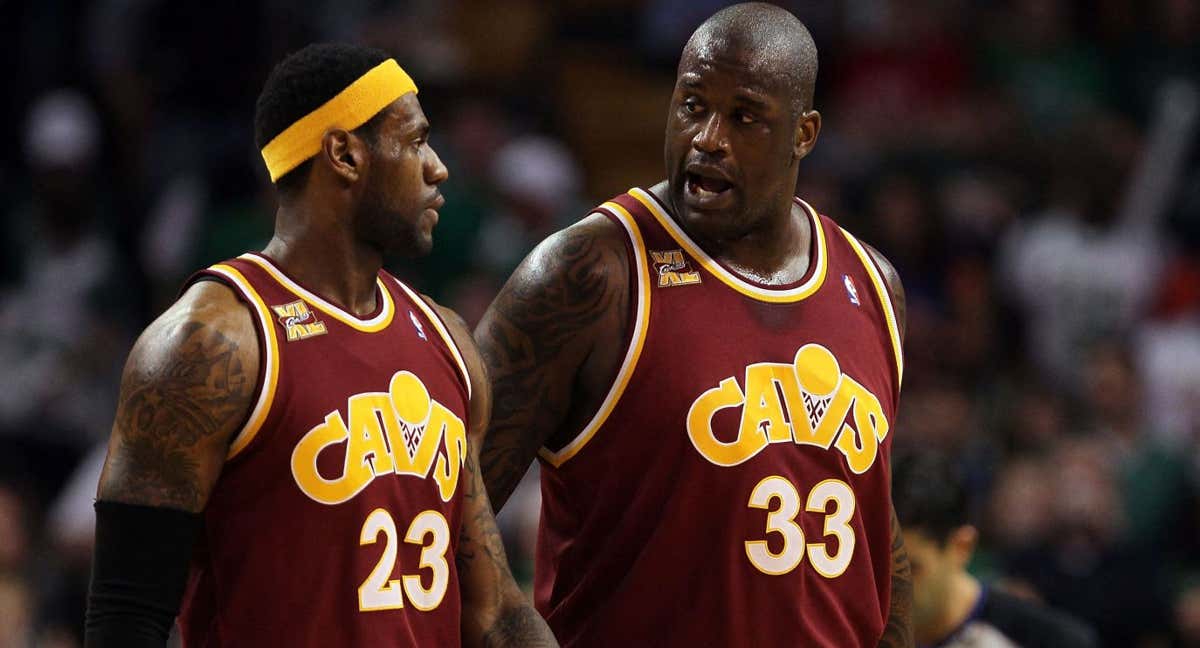 Shaquille O'Neal y LeBron James durante su etapa como compañeros en los Cleveland Cavaliers./AFP