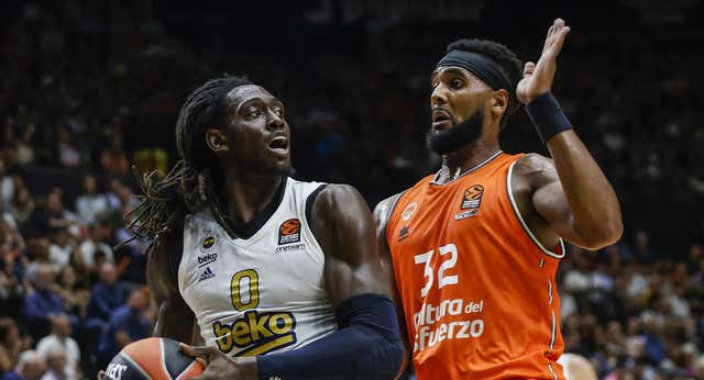 Este Valencia Basket nace en la defensa, crece con Mumbrú y se hace gigante con Brandon Davies