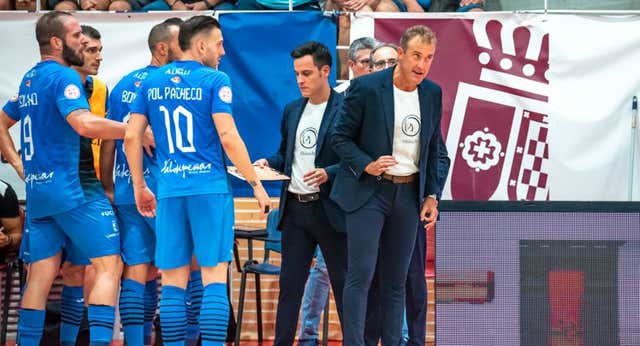 David Ramos estalla ante los silbidos de la afición de Valdepeñas: «¡Yo no me voy a ir!»