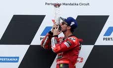 Caída de su rival y victoria con remontada brutal: la moral del campeón Bagnaia gira 180º en 24 horas