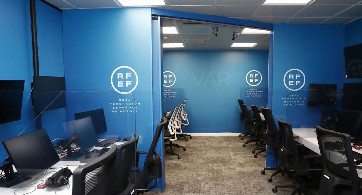 La sala multiVOR del Comité Técnico de Árbitros en la Ciudad del Fútbol de Las Rozas./RFEF