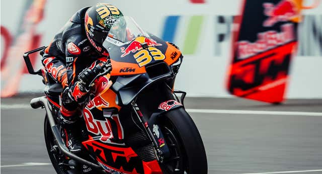 Jorge Martín vuelve a ganar el pulso a Bagnaia en el día en el que KTM domina