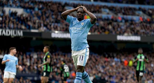 Jeremy Doku brilla para que Guardiola gane a «su sustituto»