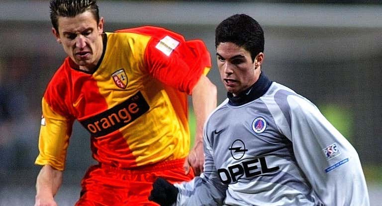 Arteta durante un partido con el PSG.