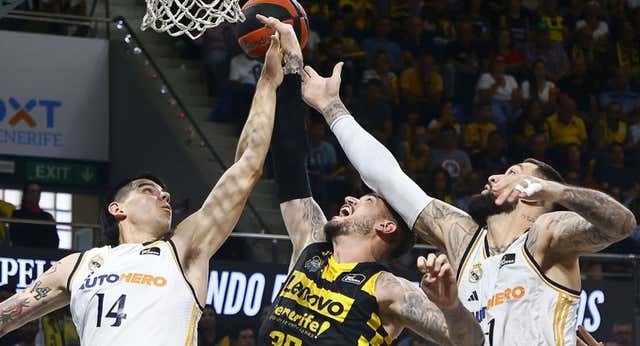 Trabajo, defensa y ‘Chachismo’ para mantener la imbatibilidad del Real Madrid