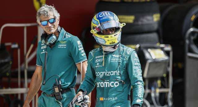 El peor fin de semana de Aston Martin hace pensar a Fernando Alonso en salir desde el pitlane