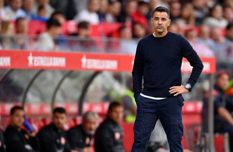 Míchel le pidió perdón al árbitro: “Entre que no le ha dejado ponerse el anillo y la pulsera, David se ha calentado”
