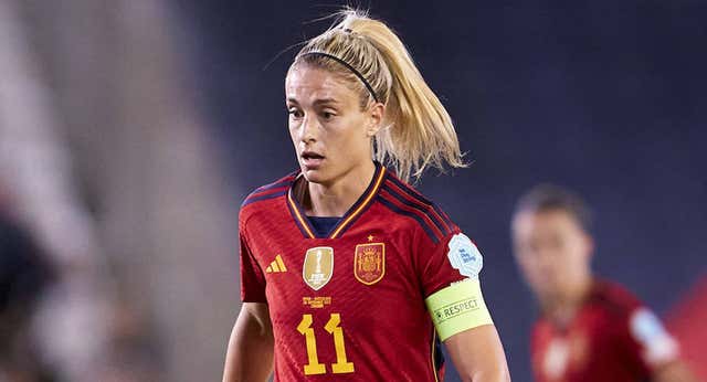 Nuevo cambio en la capitanía de España: Putellas, Paredes y Carmona llevarán el brazalete