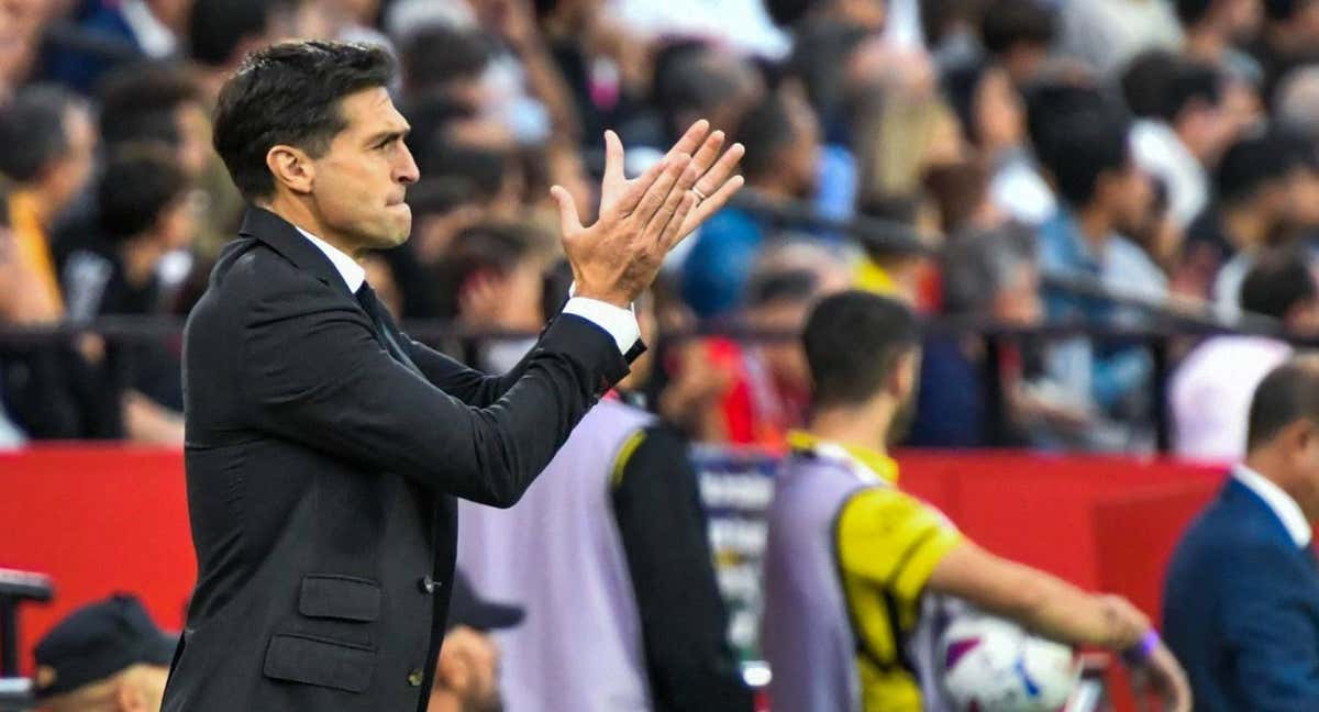 Diego Alonso durante el partido ante el Real Madrid./EFE