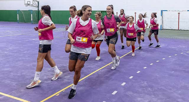 Un póster dedicado por las internas de la cárcel de Picassent se ha convertido en la motivación del Valencia femenino