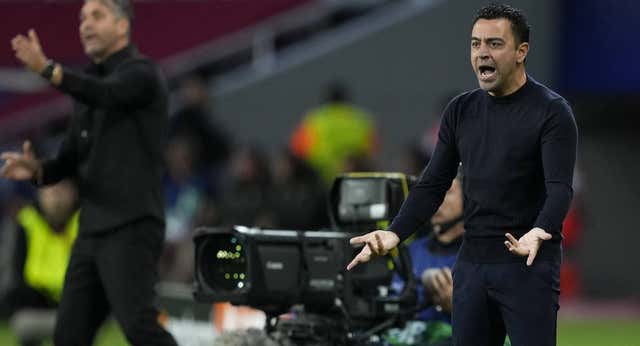 Xavi Hernández también censura a Miquel Camps: «No me gusta todo lo que genera tensión, ni presionar a los árbitros ni ese tuit»
