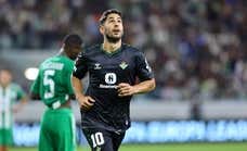 Pezzella frena y Ayoze desatasca al Betis para colocarlo líder