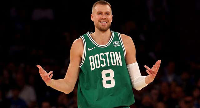 Kristaps Porzingis sólo tarda un partido en entrar en la leyenda verde de los Celtics
