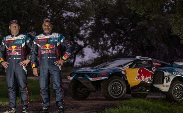 Mathieu Baumel y Nasser Al Attiyah, con su nuevo Hunter T1+ antes de la Baja Portalegre 2023.  Prodrive
