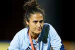 El vestuario 'indulta' a Montse Tomé