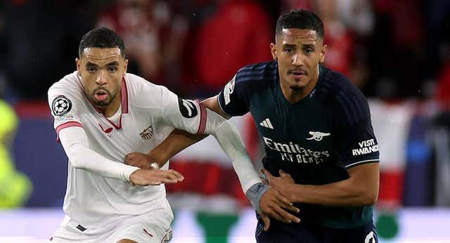 Diego Alonso busca otro En-Nesyri… lejos del área