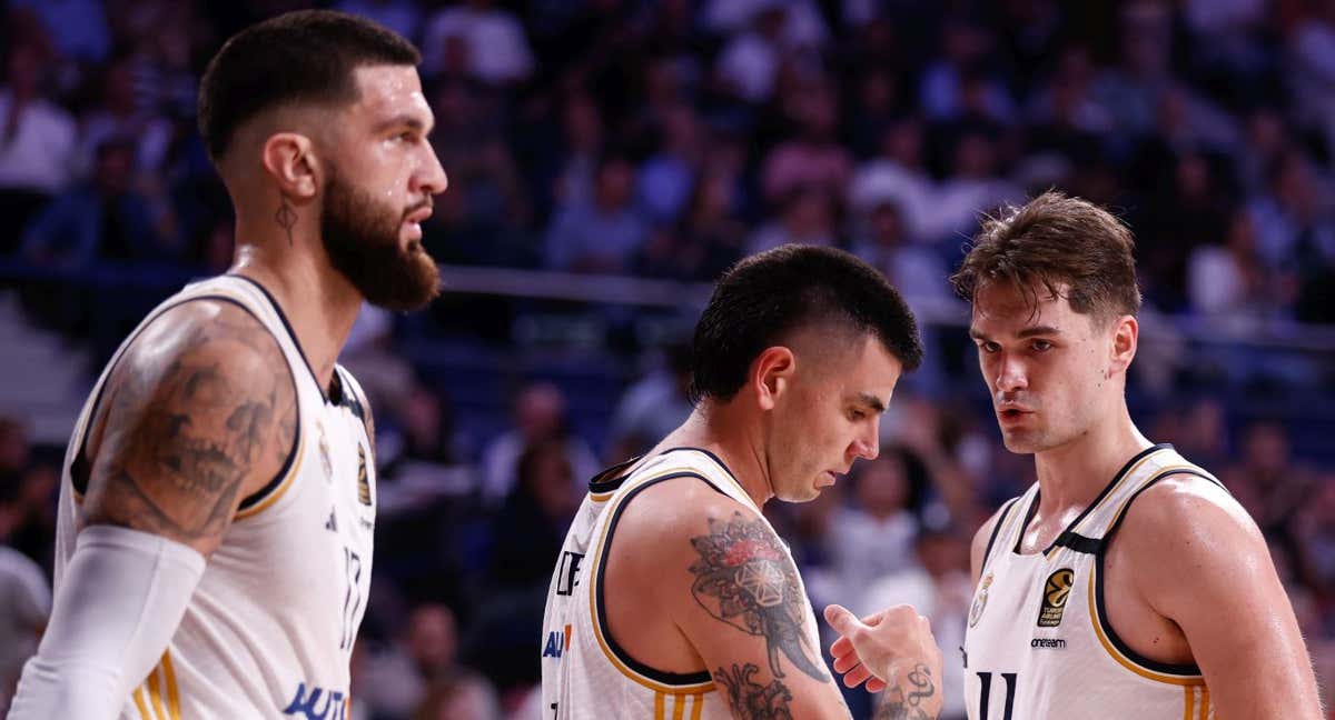 Vincent Poirier, Gaby Deck y Mario Hezonja, durante el Clásico.
