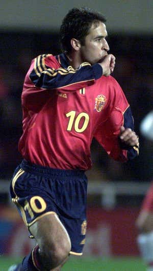El Balón de Oro de Owen por el que corrieron ríos de tinta: «A Raúl le perjudicó su hermetismo; tenía una forma especial de vivir»