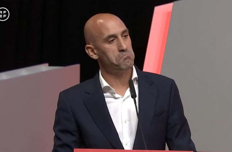 Rubiales carga contra la FIFA por su inhabilitación y asegura sufrir un «linchamiento político y mediático»