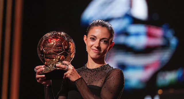 Aitana Bonmatí convierte su «pelota de plata» en ¡su primer Balón de Oro!