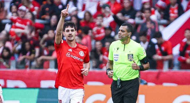 El Betis puede comprar a Johnny Cardoso en enero o en junio