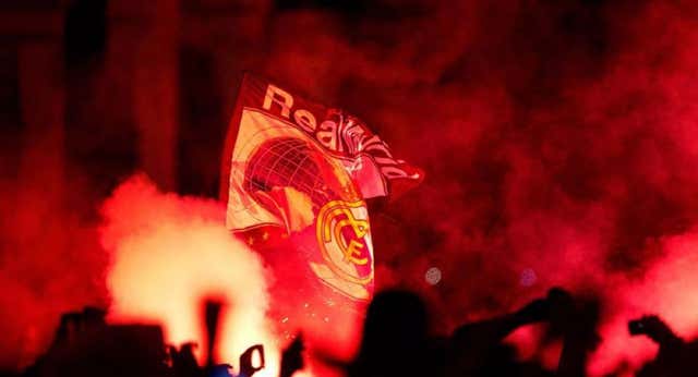 El ‘plan de negocio’ de Ultras Sur para sobrevivir y seguir ganando dinero: sólo tres viajes y perfil bajo