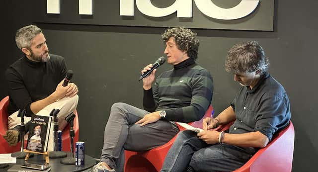 “Cualquier parecido de Cola de Lagartija con la realidad es casualidad… aunque en este libro hay muchas”