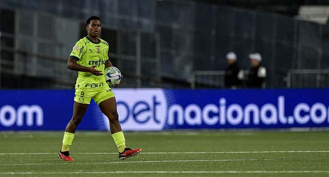 Endrick contra la pizarra de su entrenador: así desafía la táctica