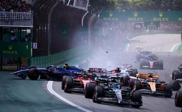 Accidente entre Albon y Magnussen en la salida del GP de Sao Paulo 2023.  Reuters