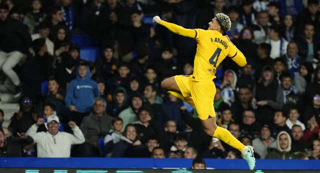 El crecimiento táctico de Araujo, a tope tras el resbalón Champions: «Míster, ¿qué es el tercer hombre?»