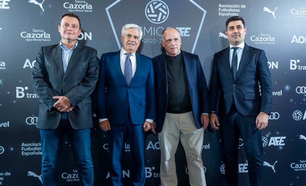 Tebas, Rocha, Aganzo y Francos se unen en “una foto que hacía mucha falta al fútbol español”